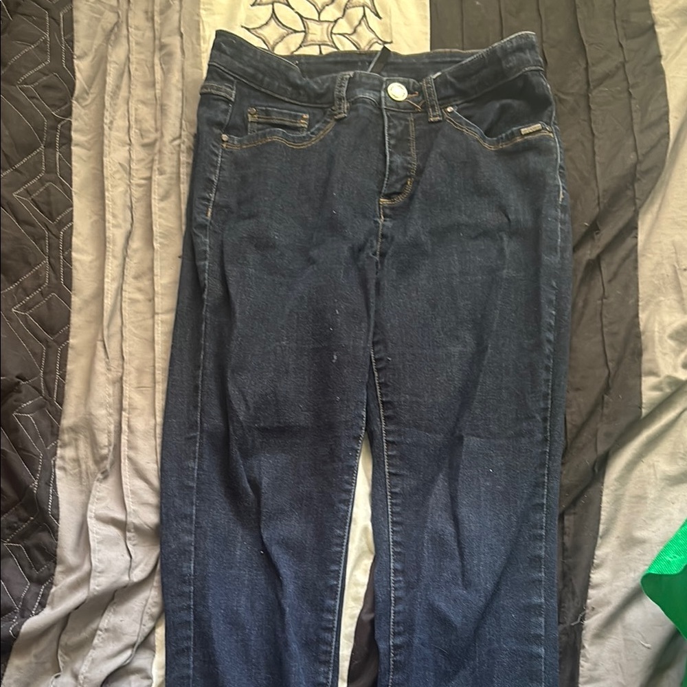 Blue Straight Leg Jeans with Classic Style